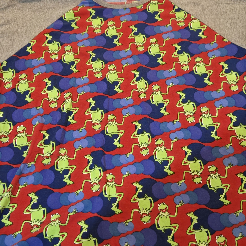 Colorful Frog Patterned Raglan Shirt (5c21) - Picture 2 of 4